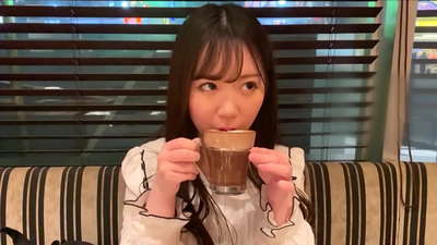 Ji yra draugė, kuri priklausė tam pačiam klubui universitete. ir ji yra patraukliausia mergina klube. tai japonų seksualinė atmosfera.