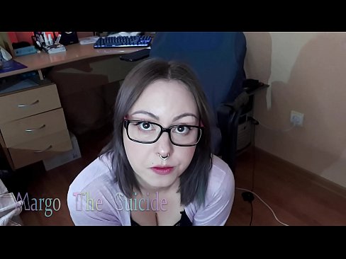 ❤️ Seksuali mergina su akiniais giliai čiulpia dildo į kamerą ❤️ Kietas porno prie mūsų ❌❤