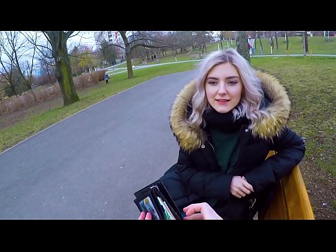 ❤️ Už pinigus nuryja karštą nepažįstamojo spermą - blowjob in the park by Eva Elfie ❤️ Kietas porno prie mūsų ❌❤